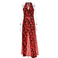 Dettaglio dell'abito con scollo a V profondo e stampe floreali a rose rosse - S / Rosso