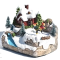 Detailansicht der Weihnachts-Miniatur mit Schlittschuhläufern und festlichem LED-Licht - Skifahren-Stil