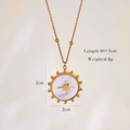 Detail van 14K vergulde sterhanger met wit schelpje en kralenketting van 40+5cm - Witte Schelp