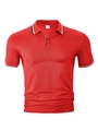 Détail du col d'un polo rouge à rayures marines et étiquette 100% polyester - Rouge
