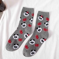 Calcetines grises con pandas y fresas lindas en estilo japonés suave - Talla única / Panda Fresa / Gris