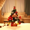 Beleuchteter Mini-Weihnachtsbaum mit roten Kugeln und goldenen Schleifen für die Tischdeko - 40cm Weihnachtsmann-Stil (Mit Lichtkette)