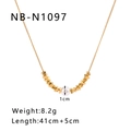 Dettaglio delle perle a cubo dorate e della perla da 1cm su catena in acciaio oro - Oro 18K / Ciondolo con Perla Dorata (NB-N1097)