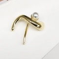 Minimalist golden metal hair clip with a single round white pearl accent for women - Ginger Yellow