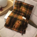 Sciarpa a quadri stile cashmere nei toni marrone e arancio con bordo a frange - Campo Colore Arancione Nero Quadri (Inospettito) / 62x200cm