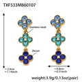 Vista detallada de pendientes de trébol en oro 18k con circonitas azules y medidas - Pendientes de Circonita Azul