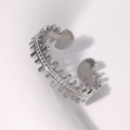 Anello regolabile in acciaio argento con bordi a ingranaggio e dettagli a micro sfere - Regolabile / Color Acciaio
