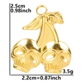 Detail van de gouden schedel kersenhanger met afmetingen van 2,5cm hoogte en 2,2cm breedte - Schedel Kers Vorm (S1055) / Goud Kleur - Alleen Hanger