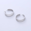 Orecchini a cerchio a corda intrecciata in argento lucido dal design minimalista - Color Acciaio