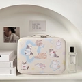 Détail de la trousse de maquillage beige avec motif chat, fermeture argentée et poignée supérieure - Chat Étoilé