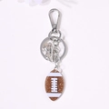 Portachiavi di football americano in resina marrone glitterata con charm - Stile Scarpa da Football Americano Glitter Argento