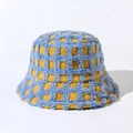 Detailaufnahme eines flauschigen Fischerhutes mit gelb-blauem Karomuster aus Plüsch - M(56-58cm) / Blau (Gelb-Blau-Karo)