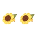 Paar gelbe Sonnenblumen Haarspangen aus Stoff für Mädchen auf weißem Hintergrund - Paar Sonnenblumen-Haarspangen