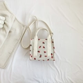 Borsa tote in velluto a coste color crema con ricamo fragole e tracolla - Fragola Rossa
