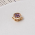 Detalle macro del cierre de flor dorada con circonitas moradas para crear joyas - 03# 14K Oro Una Fila (13*18mm)