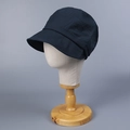 Vue détaillée d'une casquette en coton bleu marine pour femme sur un mannequin de tête - M (56-58cm) / Bleu marine