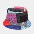 Détail du motif patchwork paisley coloré sur un chapeau bob réversible en coton - M (56-58cm) / Paisley Patchwork Coloré