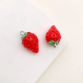 Set di due ciondoli a forma di fragola rossa in resina con foglie verdi per DIY - 12x20mm / 1 Pezzo di Fragola Rossa