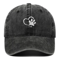 Berretto da baseball grigio scuro lavato con ricamo bianco cuore e zampa di cane - Regolabile / Nero