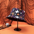 Dettaglio cappello pescatore Halloween con stampe di zucche e teschi su supporto nero - M (56-58cm) / Fantasma con Cappello da Mago Viola-13