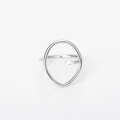 Anello geometrico d'argento minimalista con una perla bianca in una cornice ovale - 457 Perla Ovale Irregolare / Argento