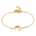 Bracciale minimalista dorato con ciondolo lettera C decorato con cristalli luminosi - Stile Lettera C (KB117682-KLB)