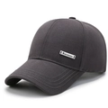 Casquette de baseball gris foncé minimaliste avec texture tissée et plaque en métal - Gris clair