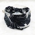 Bohemian elastic sports headband with grey palm leaf print on soft knit fabric - EU 23