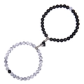 Dettaglio macro della chiusura magnetica a cuore sui braccialetti di coppia in pietra - Bracciale Turchese Bianco + Pietra Smerigliata