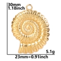 Detailansicht eines goldenen Schneckenanhängers mit Maßen 30mm und 23mm auf weißem Hintergrund - Nur Anhänger / Gold