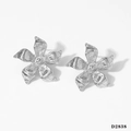 Minimalistische silberne Blumenstecker mit gerippter Textur und mittlerer Perle - 5-Blatt Gewindestil / Silber