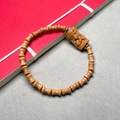 Bracelet en bois de bambou zen avec breloque divine sculptée à la main et grain naturel - Bois de Santal Joint de Bambou Avec Figure (5*7mm)