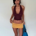 Ensemble haut dos nu en maille bordeaux et mini-jupe jaune pour femme au style moderne - XS / Marron