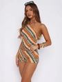 Completo estivo da donna in maglia zigzag con top monospalla e pantaloncini a vita alta - S / Come mostrato