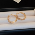 Orecchini a cerchio dorati con cristalli trasparenti e perline su cuscino per gioielli - Cerchio con Perle di Metallo e Zirconia / Oro
