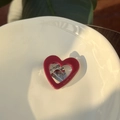 Elegante fermaglio per capelli a cuore vuoto in acetato rosso scuro su piatto - Rosso Ancorra