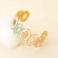 Dettaglio del bracciale in smalto dorato con motivi a spirale rosa e blu - Stile Texture Ovale Spirale (KB207728-SP)