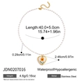 Gouden rvs ketting met hartvormige hanger, bloemgravure en witte parels - Gouden Hart Bloem Medaillon Stijl (JDN0207016)