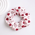 Vista superior de un coletero de tela blanca con un estampado de corazones rojos - Serie Corazón-4 (Corazones Rojos Blancos)