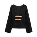 Veste noire col V pour femme en maille texturée avec boucles en cuir marron sur fond blanc - XS / Noir