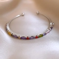 Brazalete plateado con diamantes de colores y diseño geométrico sobre seda - Brazalete Abierto - Plateado / Arcoíris