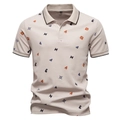 Dettaglio della polo da uomo beige con trama in cotone piqué di alta qualità - S / Albicocca