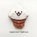 Détail du charm peluche glace avec sourire brodé, dimensions H 6,5 cm et L 5 cm - Style DIY (Ouverture au dos) / Glace
