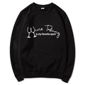 Sweat noir avec texte Wine Tasting Is My Favorite Sport blanc et motif de verre - S / Noir