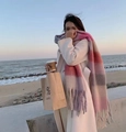 Sciarpa spessa in mohair a quadri rosa e grigi con lunghe frange per l'inverno - Arcobaleno Rosa