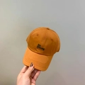 Gorra infantil amarilla mostaza con bordado Be Strong en tela de nailon de secado rápido - Talla Infantil Ajustable / Naranja