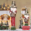Telescopische Kerstman met ruitjeshoed en uitschuifbare poten, hoogte van 47-70 cm - Middelgrote Telescopische Kerstman (001-A)