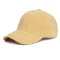 Klassische hellbraune Cord-Baseballkappe mit Vintage-Textur in einer 45-Grad-Seitenansicht - Verstellbar / Gelb