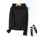 Elegante maglia nera a coste con collo alto e maniche lunghe, vestibilità slim - S / Nero