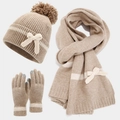 Winter-Strickset bestehend aus Mütze mit Bommel, Schal und Touchscreen-Handschuhen - Khaki